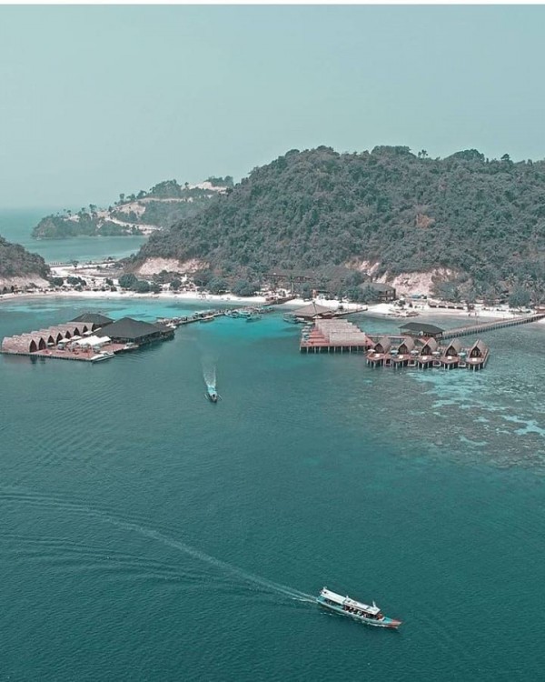 10 Pulau Paling Cantik di Indonesia untuk Rekomendasi Wisata Asyik