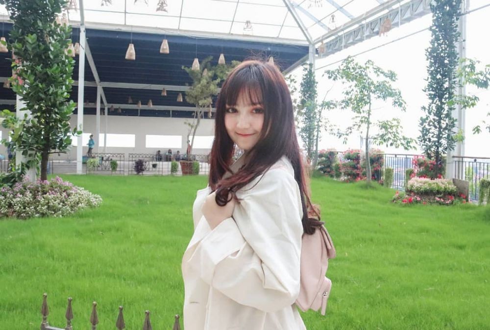 10 Potret Glowing Billa 'Barbie' yang Makin Mirip Idola KPop Nih