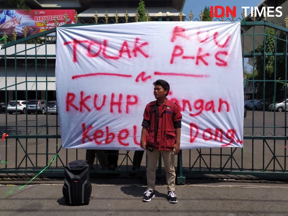 Mahasiswa Semarang Gelar Aksi Menolak RUU PKS dan KUHP