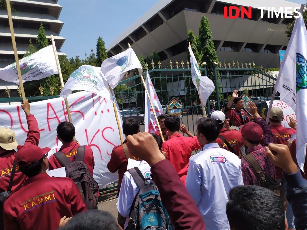 Mahasiswa Semarang Gelar Aksi Menolak RUU PKS dan KUHP