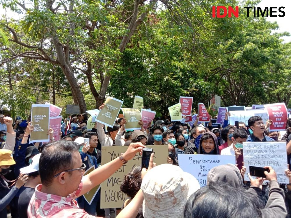 [FOTO] Bali Tidak Diam, Mahasiswa Denpasar Sampaikan Empat Tuntutan