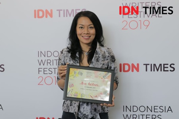 Dewi Lestari: Perempuan Hebat Adalah yang Nyaman dengan Diri Sendiri