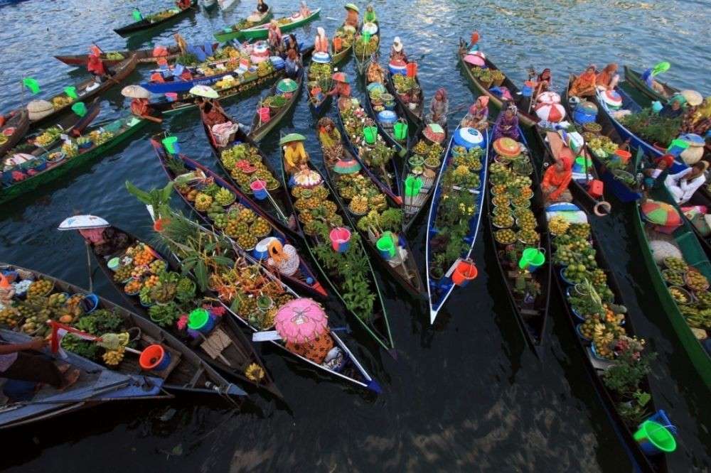 10 Destinasi Wisata Terbaik Di Kalimantan, Surganya Pecinta Alam