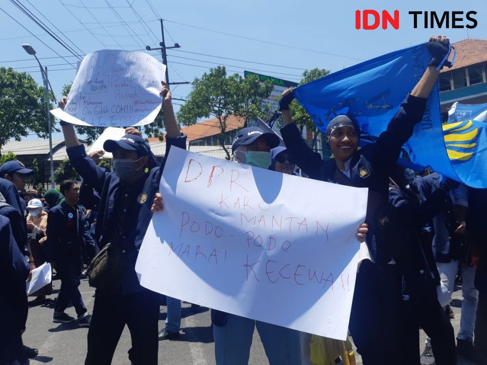 Aksi Surabaya Menggugat, Polisi Tutup Total Jalan Indrapura