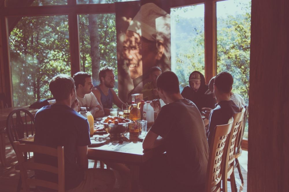 7 Kelebihan Menginap Di Homestay Dibanding Hotel Saat Traveling