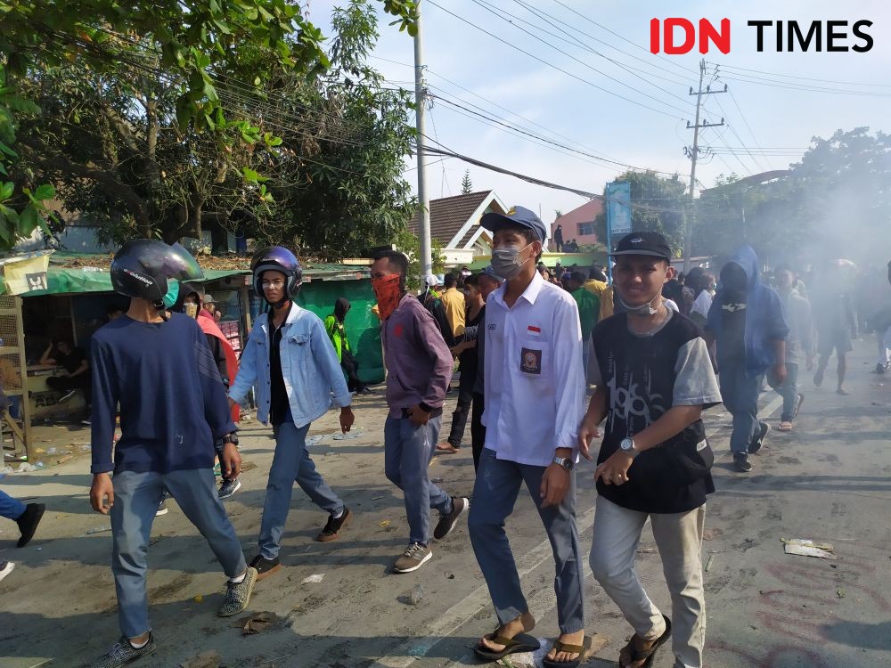 Barisan Pelajar Ikut Turun Aksi Bersama Mahasiswa di DPRD Kaltim
