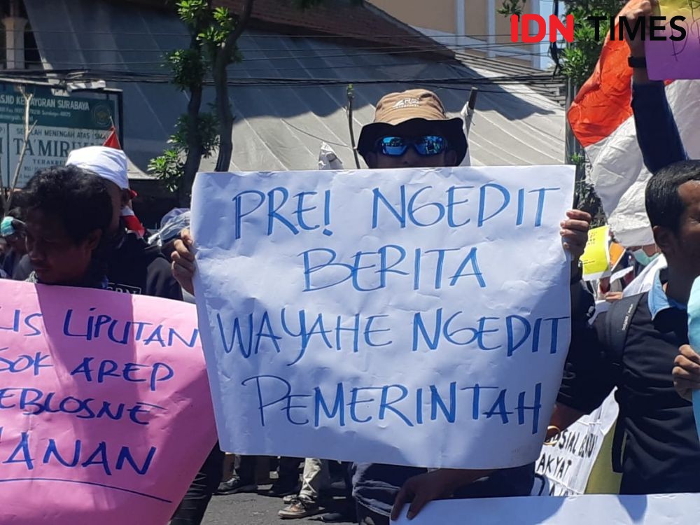 [FOTO] Jurnalis Ikut Sampaikan Aspirasi pada Aksi Surabaya Menggugat