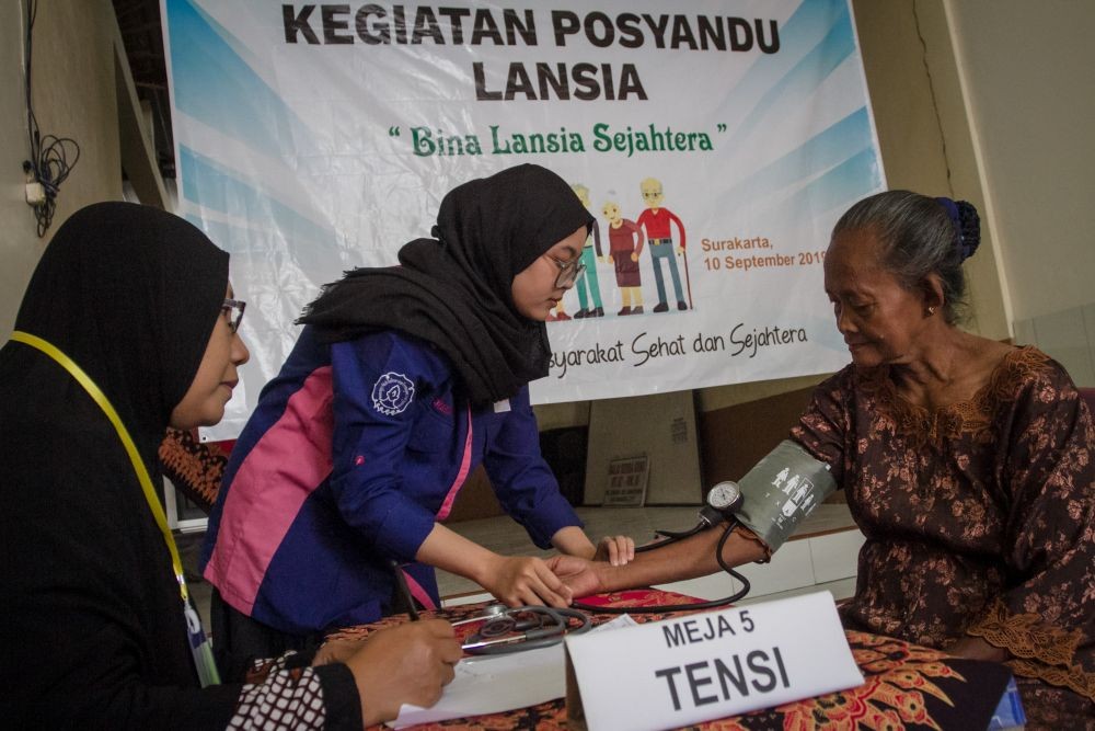118 Ribu Lansia di Kota Bandung Mulai Divaksin COVID-19