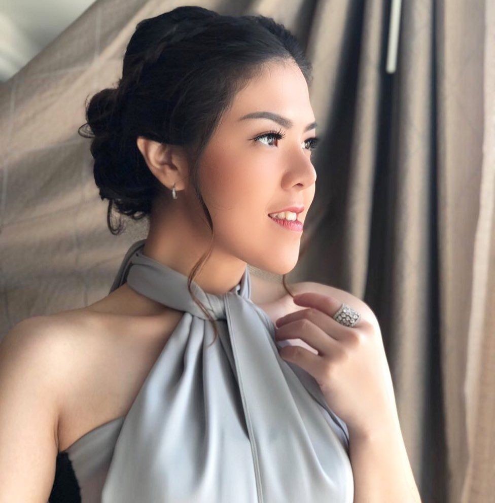10 Potret Modis Tina Toon yang Kini Jadi Anggota Dewan, Berwibawa!