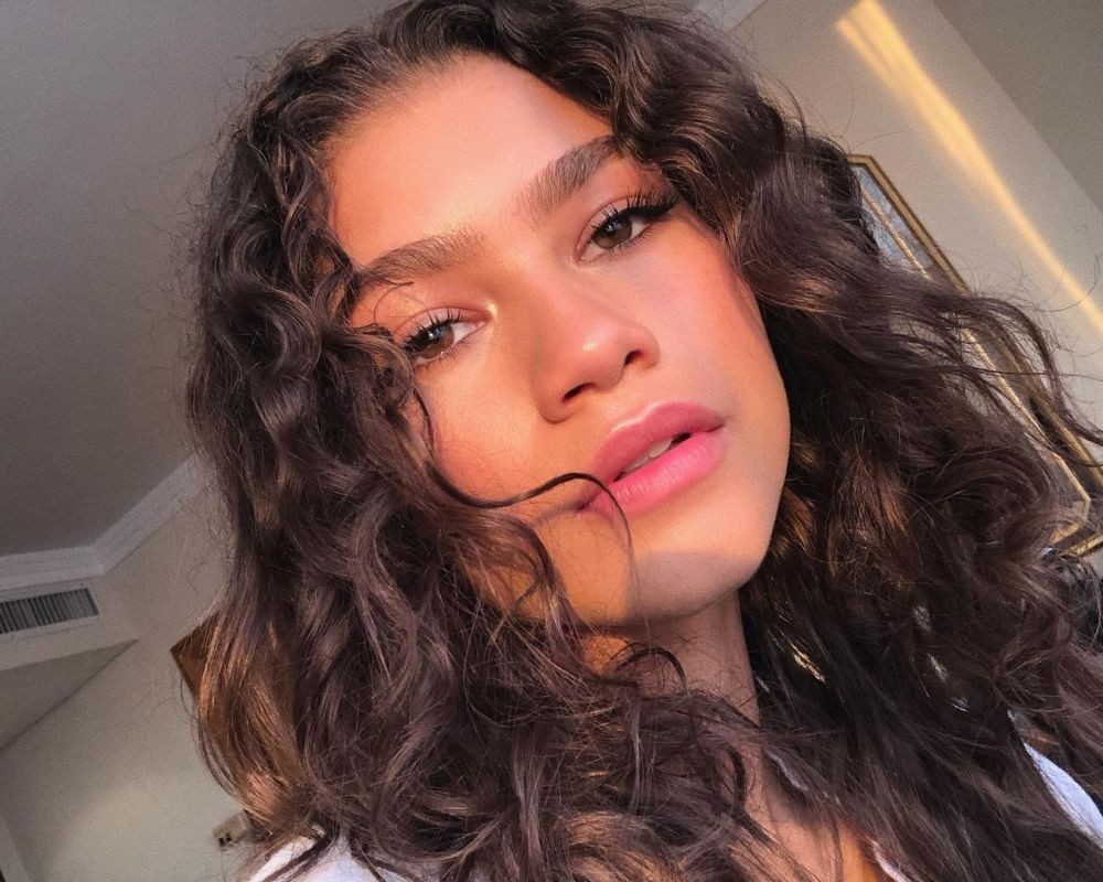 9 Inspirasi Makeup ala Zendaya untuk Kamu yang Berkulit Eksotis