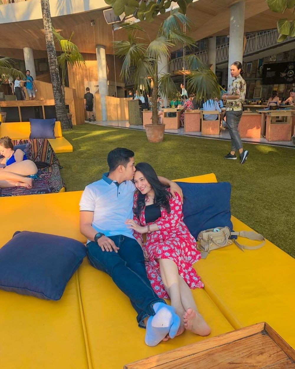 Optimistis Dapat Restu Menikah! 10 Momen Mesra Adly Fairuz & Angbeen