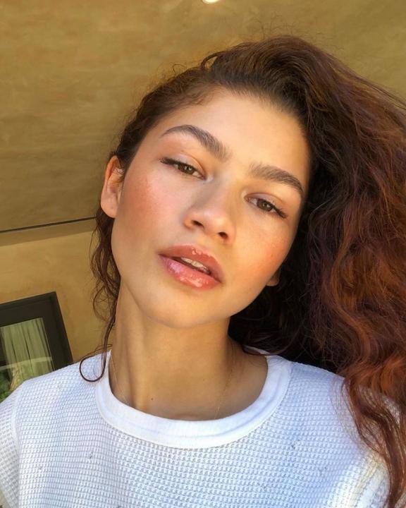 9 Inspirasi Makeup Ala Zendaya Untuk Kamu Yang Berkulit Eksotis