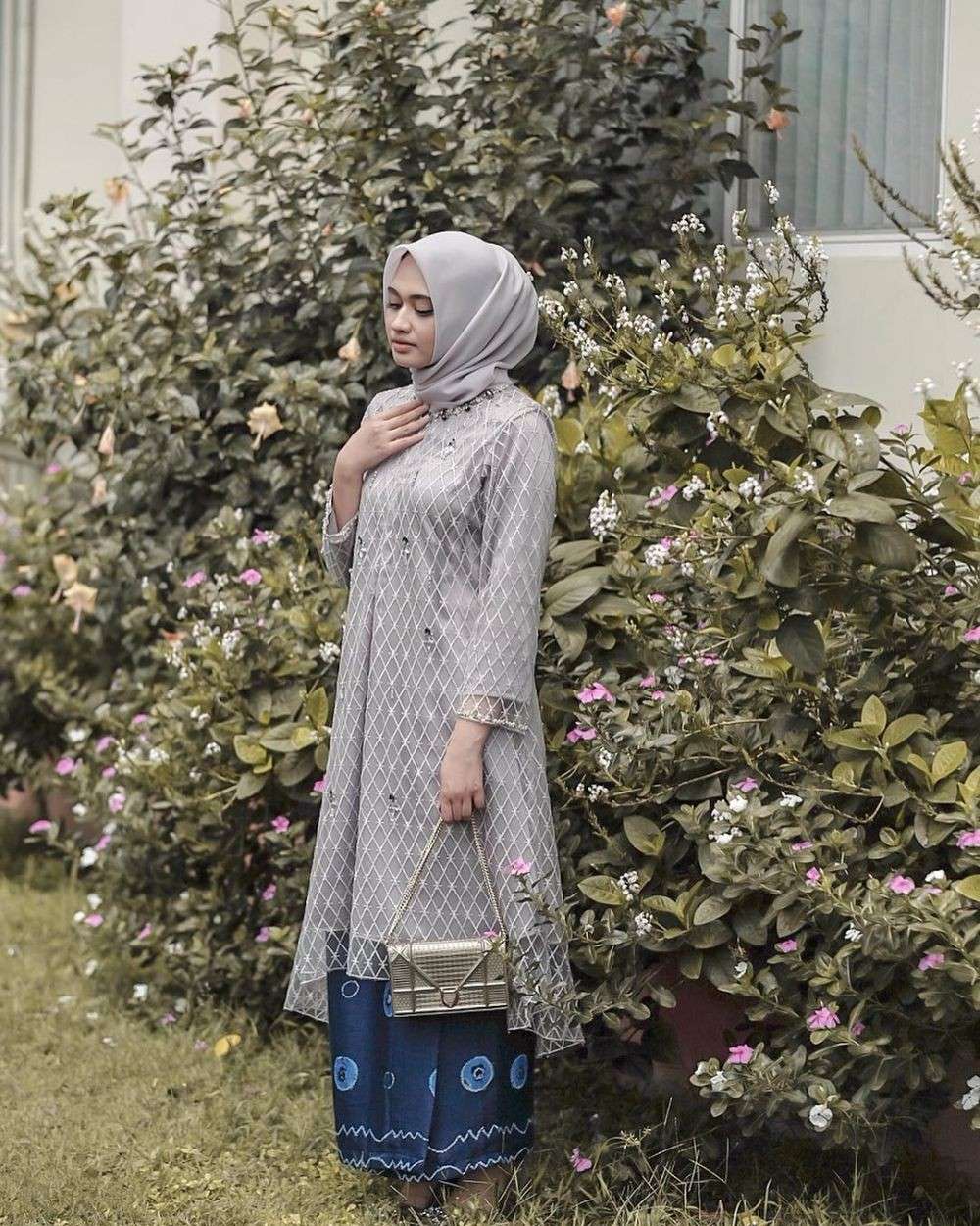 Inspirasi Kebaya  Hijab  Shella Alaztha dari Rok Dress 