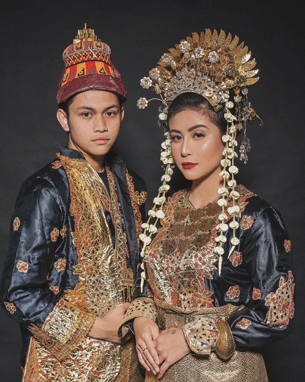 Bak Pre Wedding 10 Potret Awkarin Alvin dalam  Pakaian 