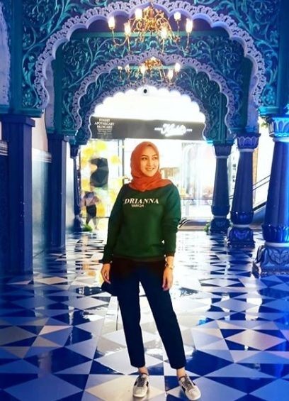 10 Potret Memikat Janda Sahrul Gunawan, Indriani Hadi Tambah Awet Muda