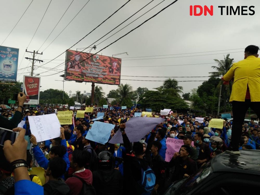 Demo Tolak RKUHP dan UU KPK, Mahasiswa Binjai Soraki Anggota Dewan