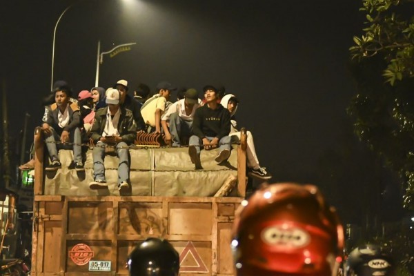 Fakta Pelajar Viral Pegang Bendera Di Tengah Gas Air Mata