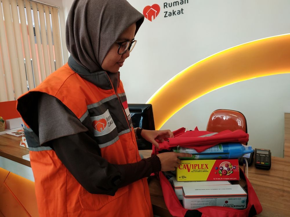Lewat Rumah Zakat, Telkomsel Bagikan 1.339 Paket Bantuan untuk Warga  