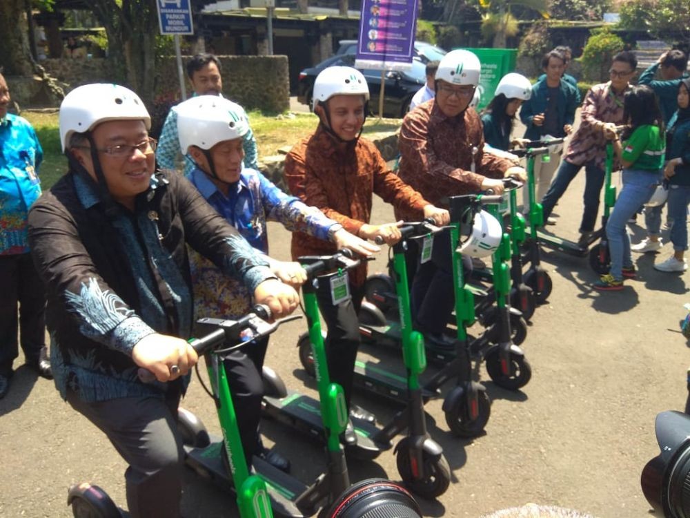 Enggan Seperti Jakarta, Pemkot Bandung Akan Bahas Regulasi e-Scooters