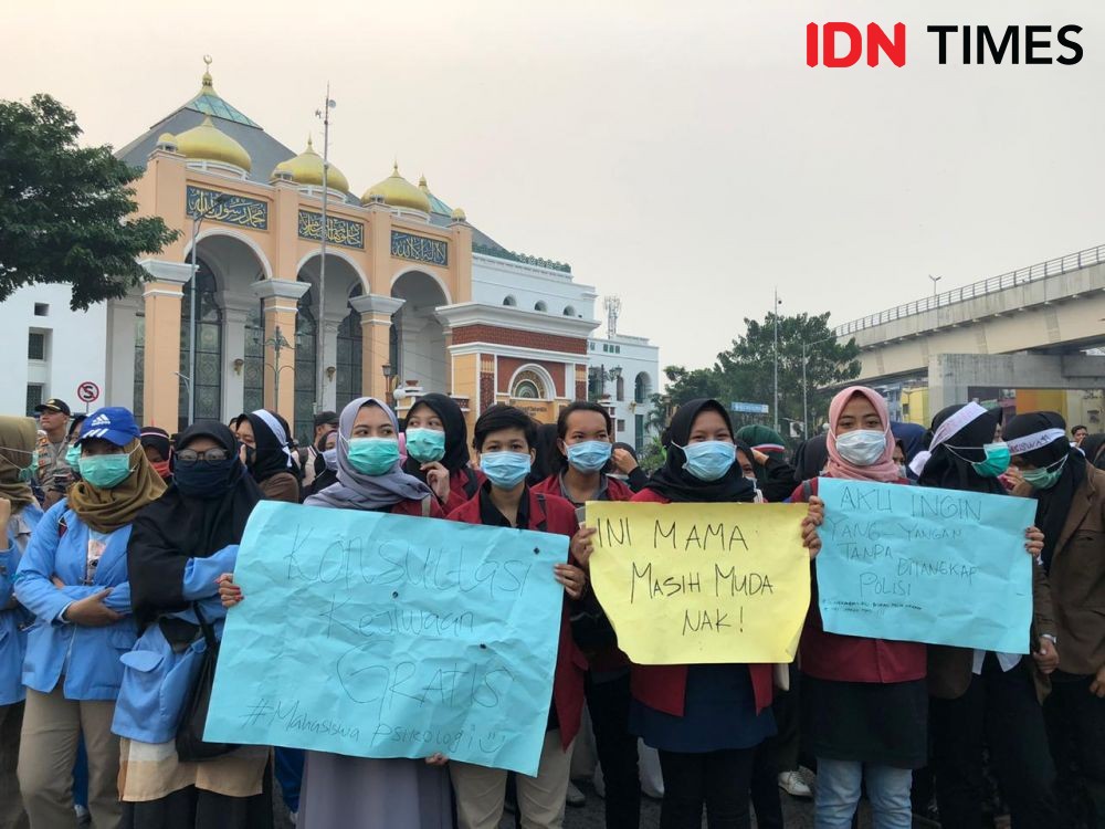 Demokrasi Terluka, Mahasiswa Sumsel Gelar Aksi Solidaritas Doa Bersama