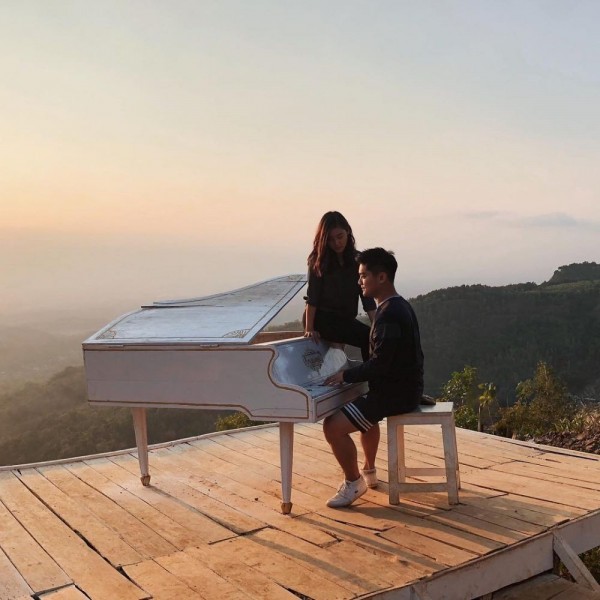 10 Potret Liburan Seru ala Boy William, Pecinta Alam Sejati!