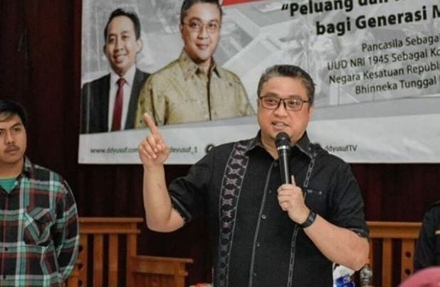 Mantan Ketua DPRD Jabar Irfan Suryanagara Ditahan Kejari Cimahi