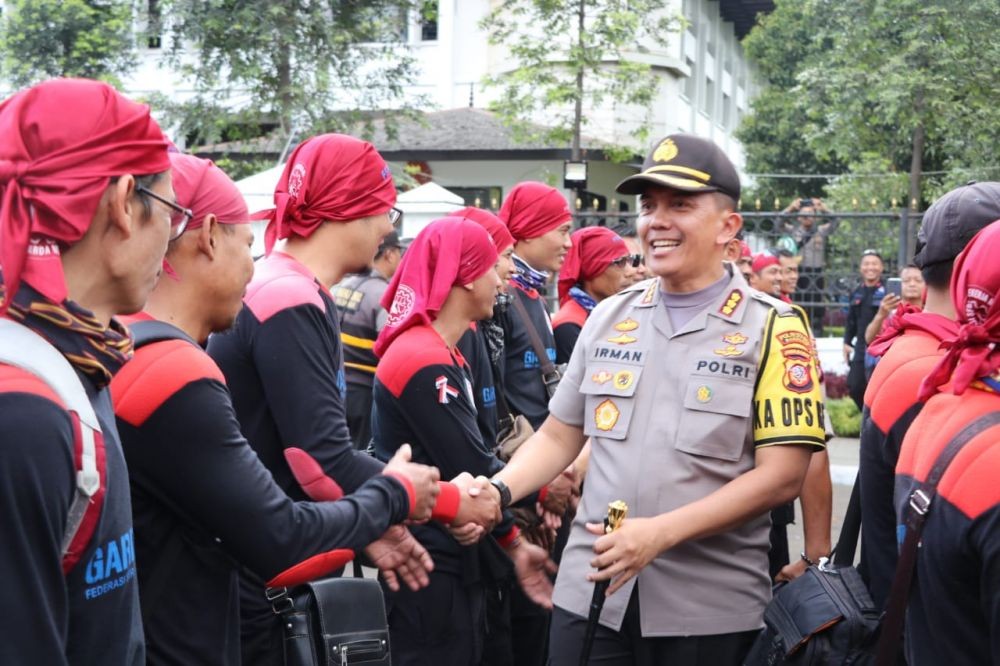 Kapolda Jabar dan Kapolrestabes Bandung Apresiasi Aksi Damai Buruh