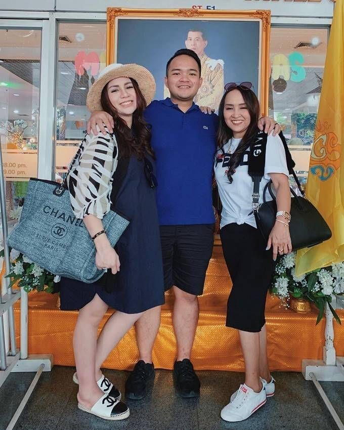 10 Foto Momo Geisha & Mama Mertua. Senyumnya Mirip lho!