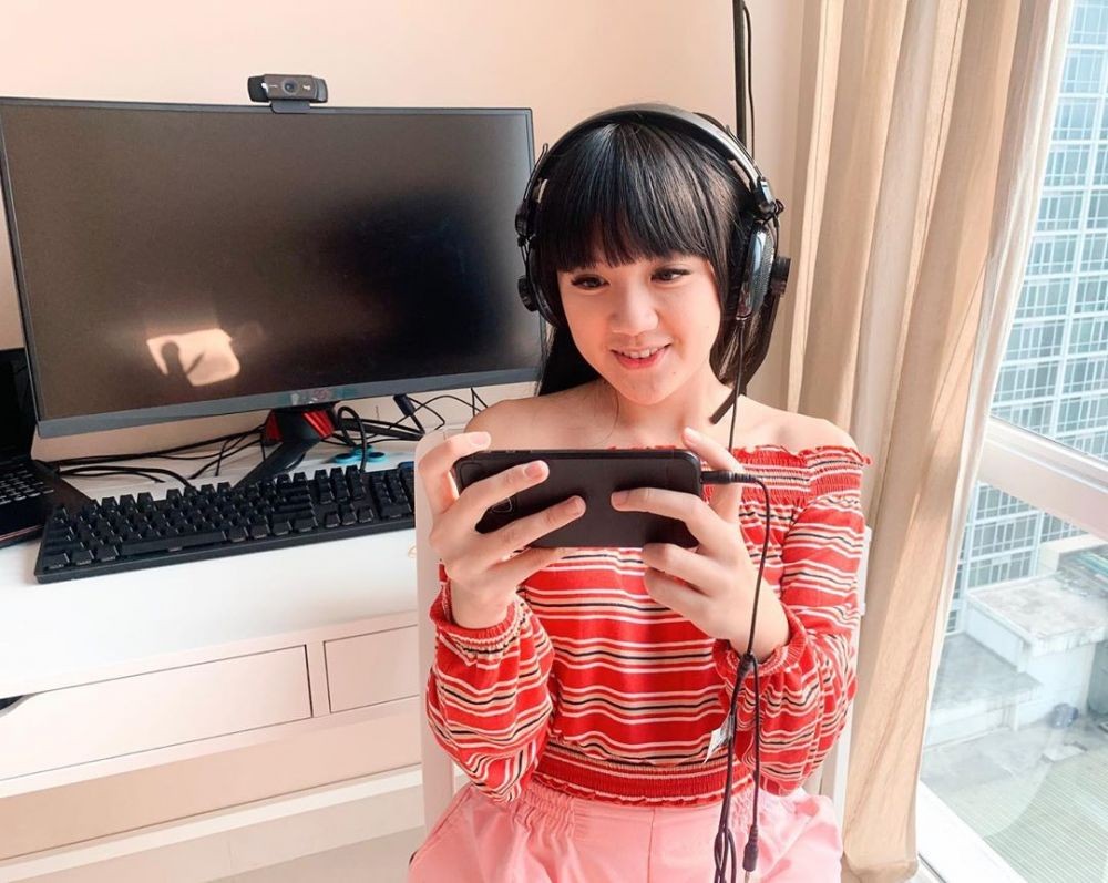 10 Pesona Cindy Gulla Eks Jkt48 Yang Kini Jadi Youtuber Gaming