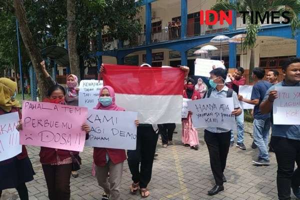 Tak Kunjung Diwisuda Mahasiswa Pelita Bangsa Datangi Pengadilan