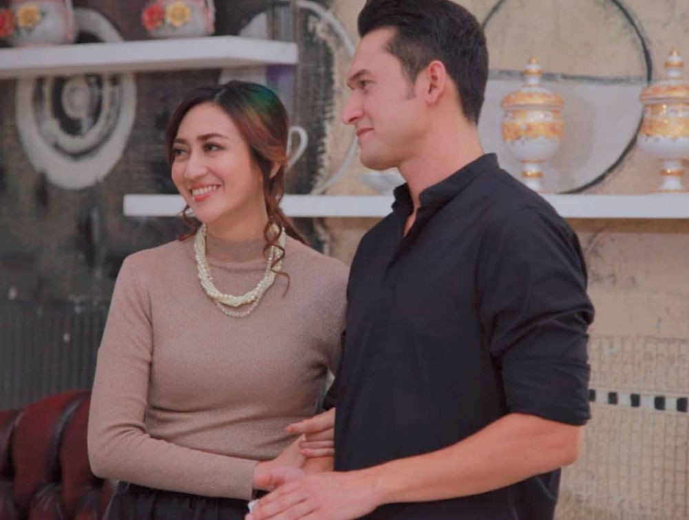 10 Kedekatan Terbaru Helmalia Putri dan Indra Bruggman