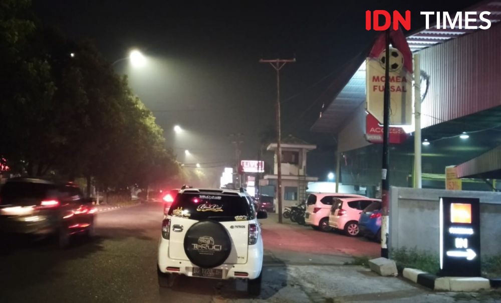 Ini Potret Kondisi Menebalnya Kabut Asap di Palembang pada Malam Hari 