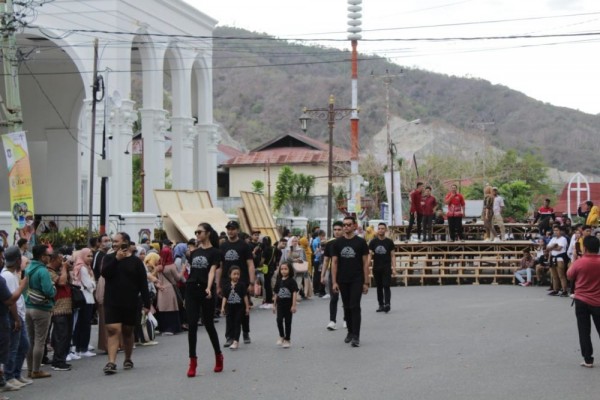 Dijamin Seru, Kekayaan Budaya Sulawesi Warnai Karnaval Karawo 2019