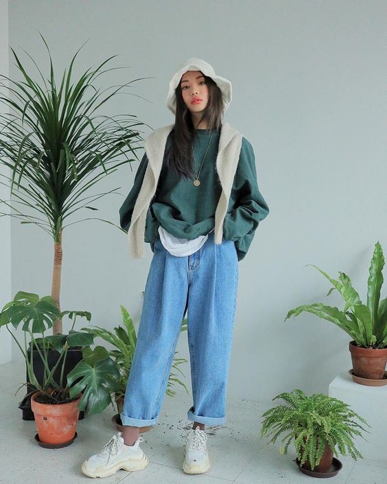 Berkelas dan Kekinian! Ini 10 Gaya Fashion Item Minimalis ala Korea