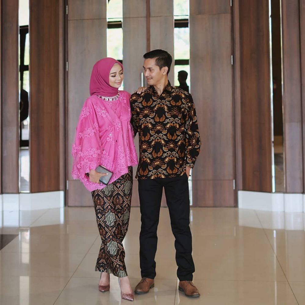 Inspirasi Kebaya Hijab ala Vira Tandia, Cocok Buat Pergi Kondangan