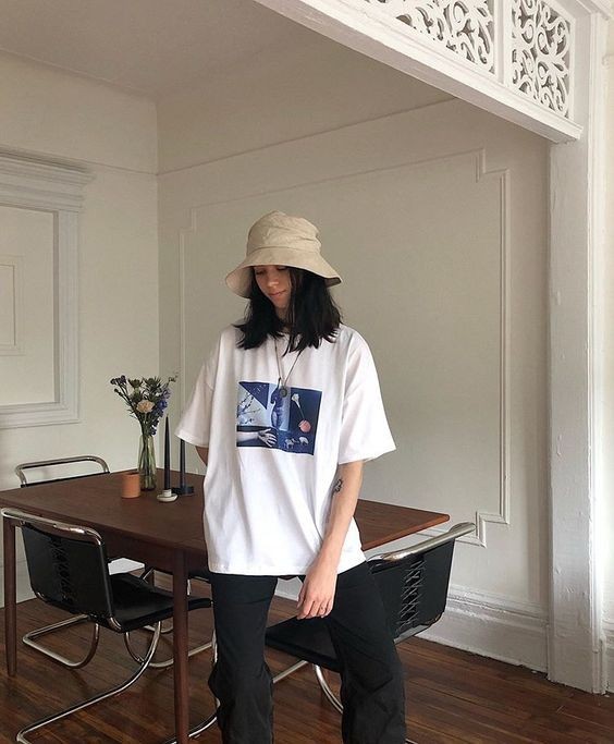 Berkelas dan Kekinian! Ini 10 Gaya Fashion Item Minimalis ala Korea