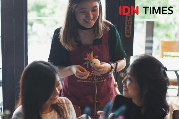 Cerita Cicilia, Tinggalkan Kanada Demi Lanjutkan Usaha Bunga Mama