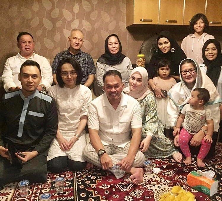 Anggun, 10 Potret Terkini Jennifer Dunn dalam Balutan Hijab