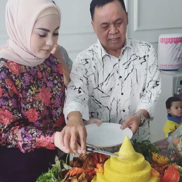 Anggun, 10 Potret Terkini Jennifer Dunn dalam Balutan Hijab