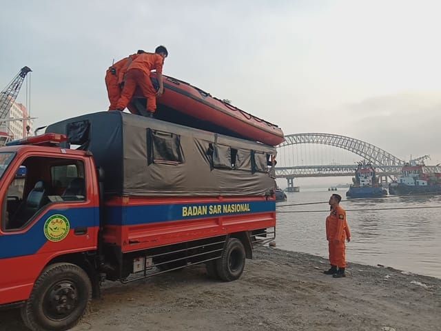 Hilang 14 Jam, ABK Tongkang Tewas Terapung di Sungai Mahakam