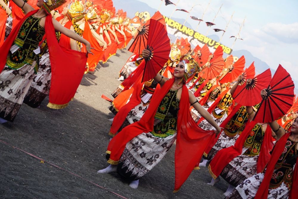 Ribuan Penonton Padati Festival Gandrung Sewu di Banyuwangi