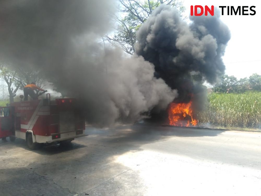 Dua Penumpang Mobil Carry Terbakar Saat Isi Bensin di SPBU Kudus
