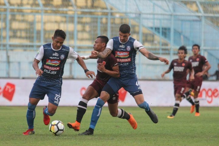 Dibantai PSM Makassar, Arema FC Makin Lekat dengan Cap Jago Kandang