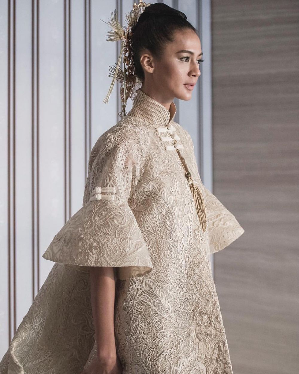 8 Ide Kebaya ala Paula Verhoeven untuk Kamu yang Bertubuh Tinggi