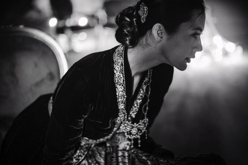 8 Ide Kebaya ala Paula Verhoeven untuk Kamu yang Bertubuh Tinggi