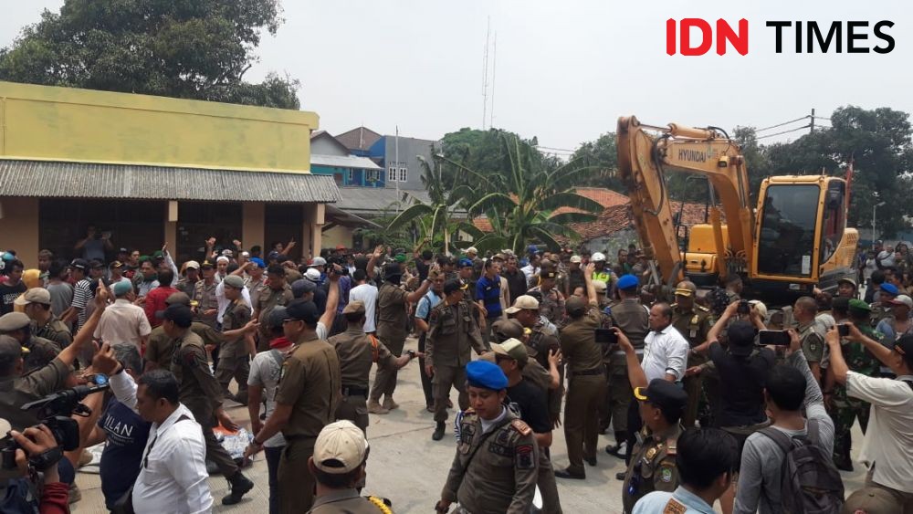 Rumah Karaokenya Dibongkar, Pria di Semarang Ini Lawan Satpol PP