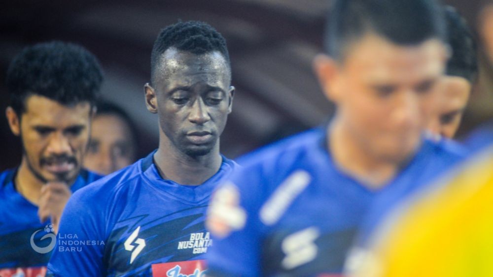 Cukur Arema FC, Pelatih PSM Sematkan Pujian ke Pundak Taufik Hidayat