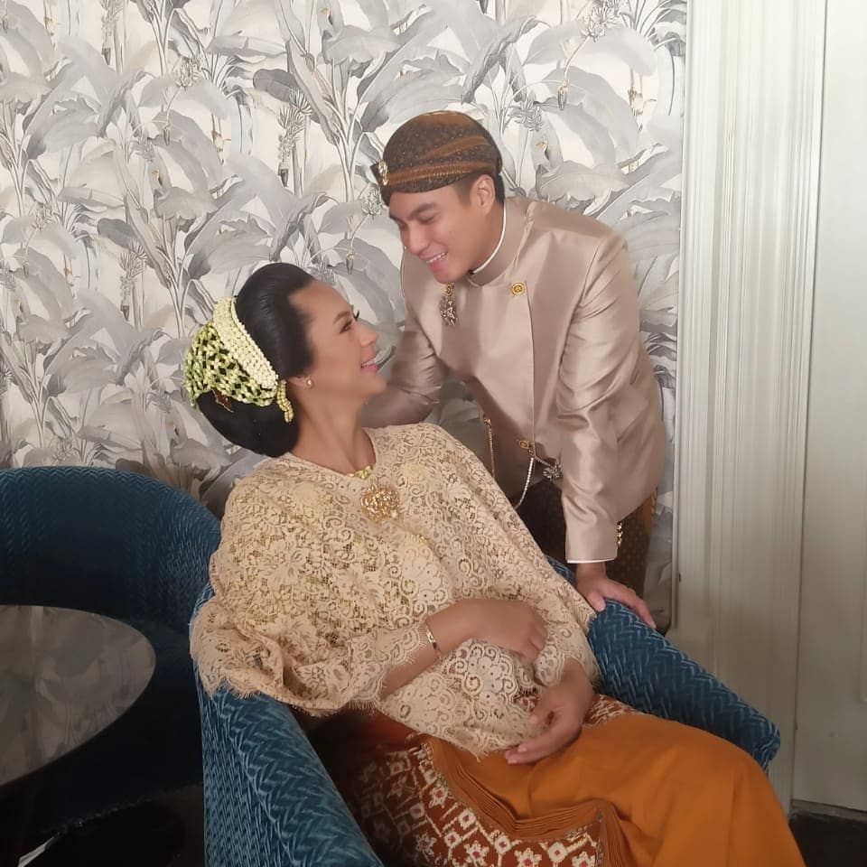 Penuh Hikmat! Ini Potret Acara 7 Bulanan Baim Wong dan Paula Verhoeven