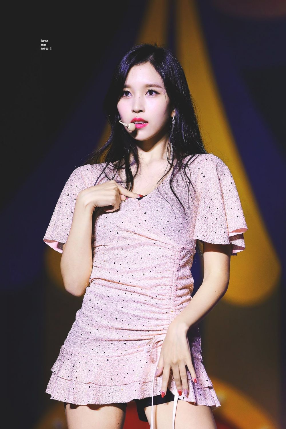 10 Potret Pesona Mina TWICE, Bak Bidadari Senyumnya Bikin Melting!