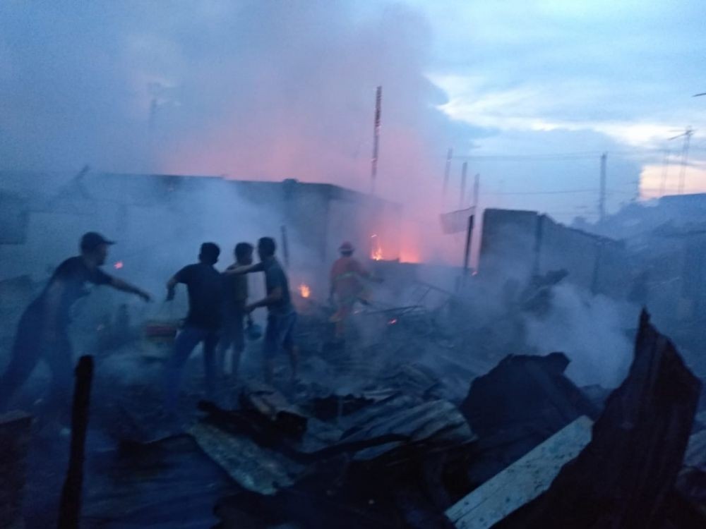 Kebakaran! 50 Rumah di Jalan Sentosa Lama Medan Ludes Terbakar